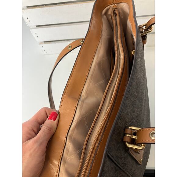 MICHAEL KORS, LARGE BROWN SIGNATURE LEATHER SHOULDER BAG - Picture 13 of 16